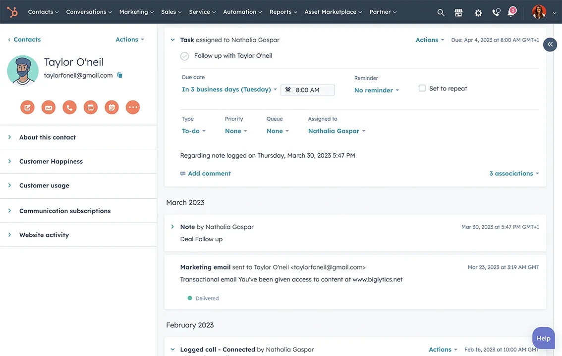 HubSpot CRM unified customer profile with purchase and communication data for online store.